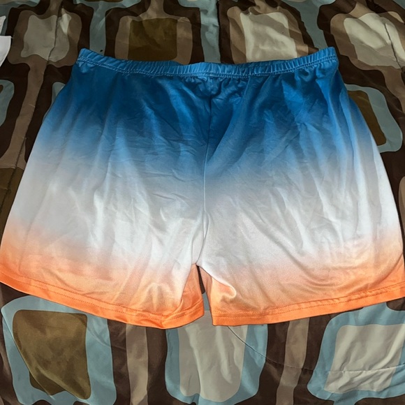 Shorts - Picture 1 of 2